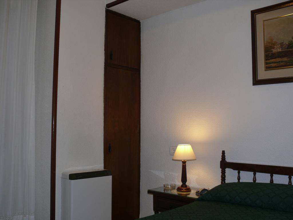 Hostal Navasfrias Salamanca Quarto foto