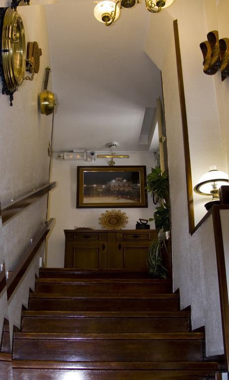 Hostal Navasfrias Salamanca Exterior foto
